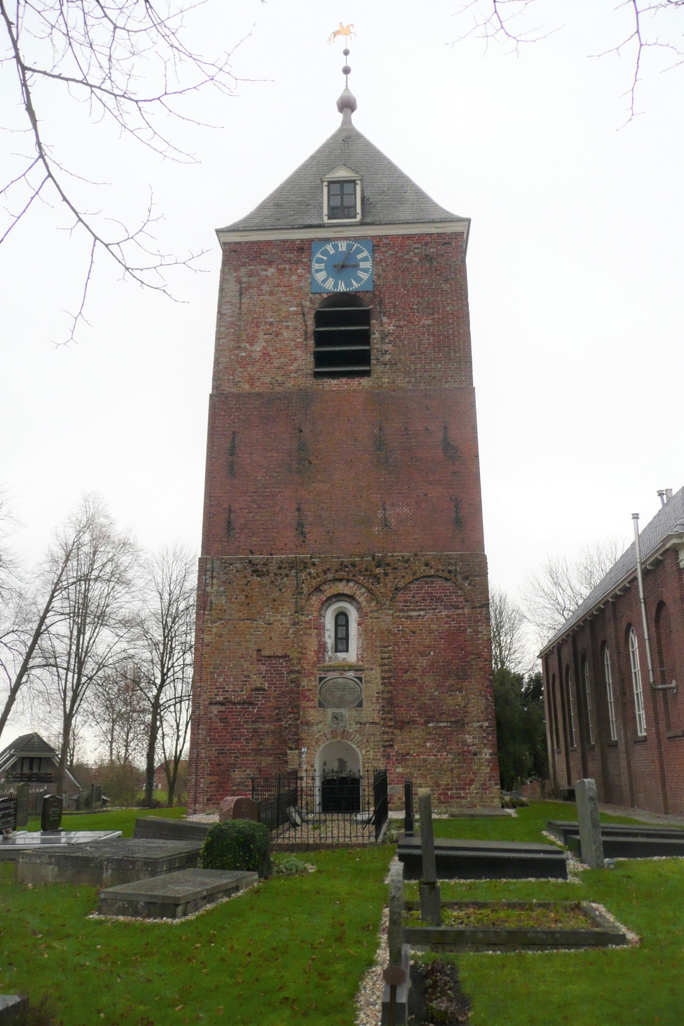 De middeleeuwse kerkjes in Groningen